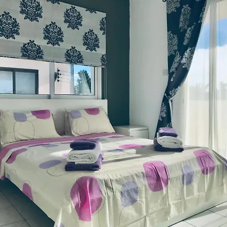 Diana Townhouse 5 בית נופש פאפוס