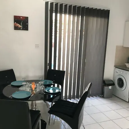 בית נופש Diana Townhouse 5 *